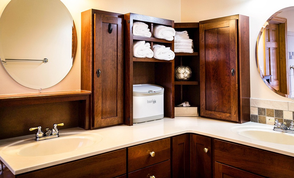 mirrored cabinets 